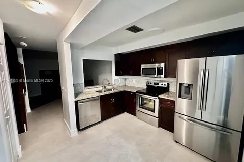 4245 S Pine Island Rd # 4245, Davie FL 33328