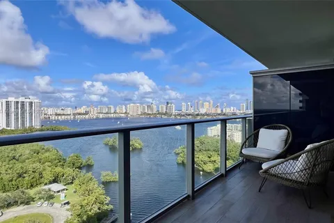 16385 Biscayne Blvd # 1906, North Miami Beach FL 33160