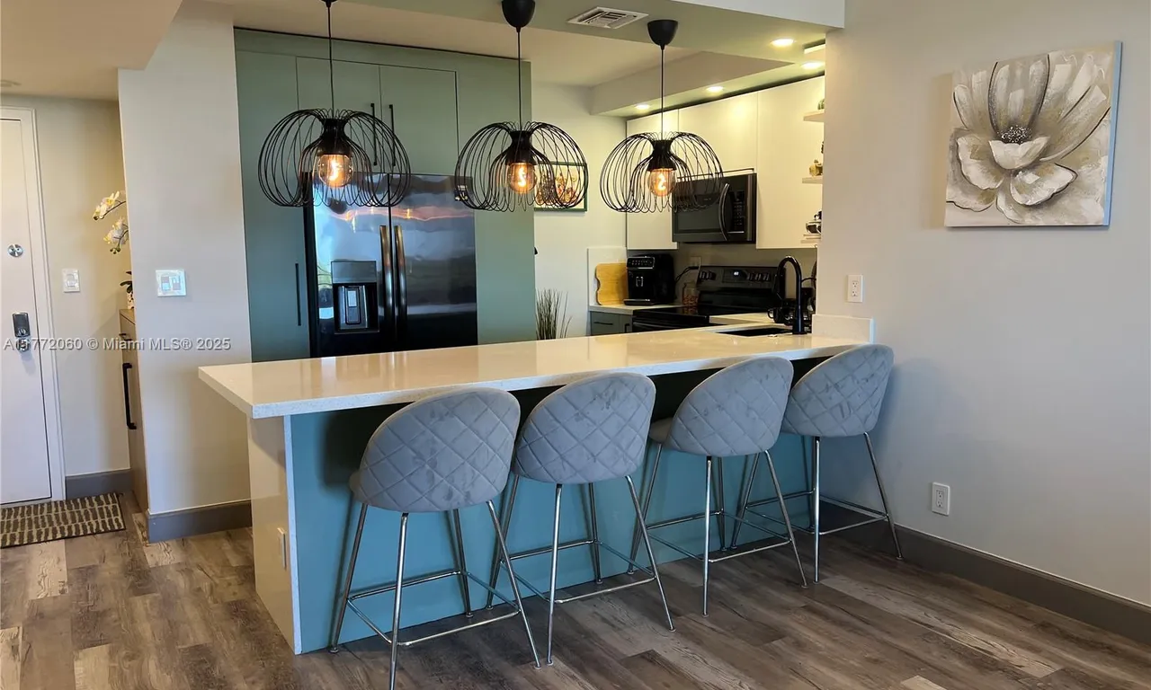 600 hree Islands Blvd # 504, Hollywood FL 33009