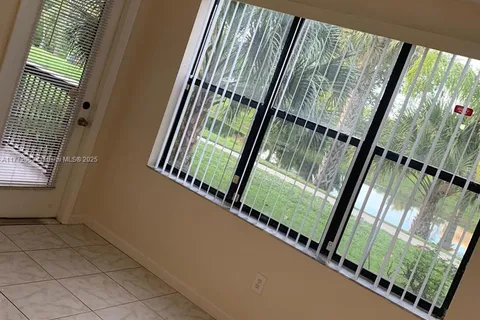 4561 W Mcnab Rd # 21, Pompano Beach FL 33069