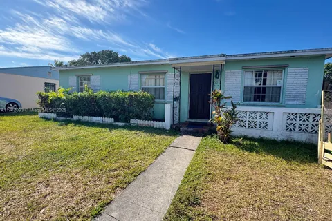 1290 NE 143rd St, North Miami FL 33161