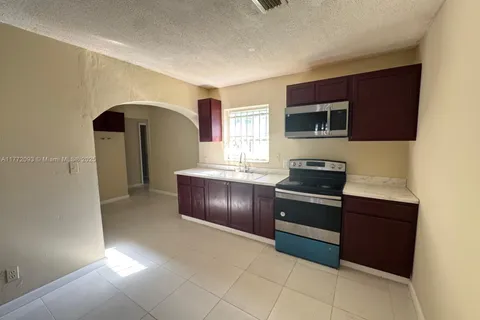 1290 NE 143rd St, North Miami FL 33161
