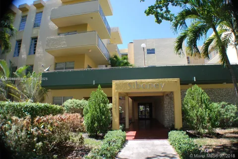 1955 NE 135th St # 407, North Miami FL 33181
