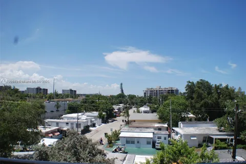 1955 NE 135th St # 407, North Miami FL 33181