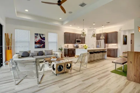 3784 NW 89th Way, Coral Springs FL 33065