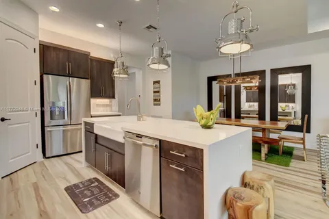 3784 NW 89th Way, Coral Springs FL 33065