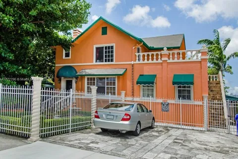 1033 NW 6th St, Miami FL 33136