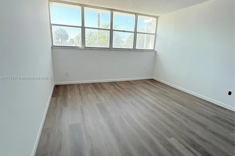 700 NW 214th St # 202, Miami Gardens FL 33169