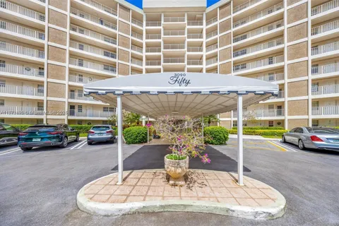 3090 N Course Dr # 405, Pompano Beach FL 33069