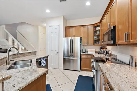 5264 Cambridge Ct, Palm Beach Gardens FL 33418
