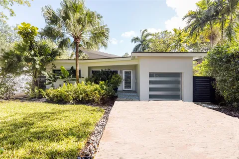 420 NE 87 St, El Portal FL 33138
