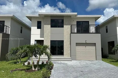 209 NW 13th Pl, Florida City FL 33034