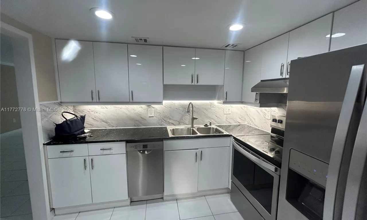 5701 Collins Ave # 812, Miami Beach FL 33140