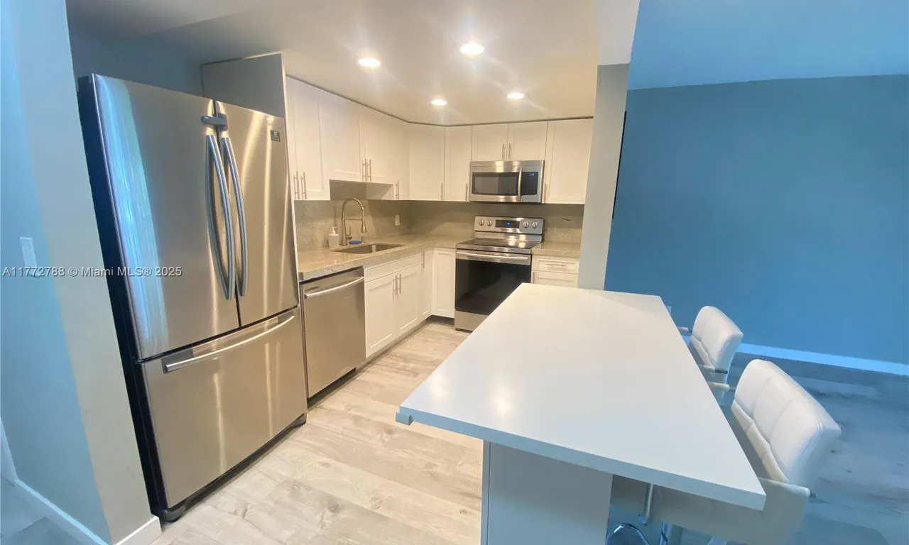 200 Galen Dr # 308, Key Biscayne FL 33149