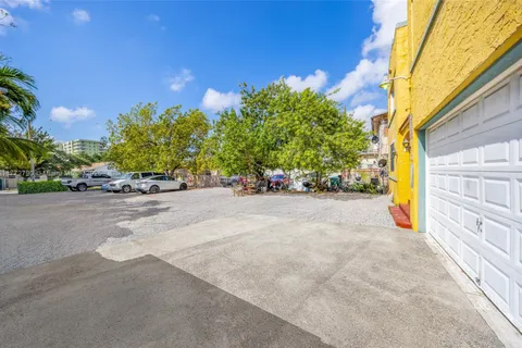 1145 NW 4th St, Miami FL 33128