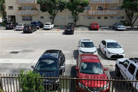 1885 NE 121st St # 18, North Miami FL 33181