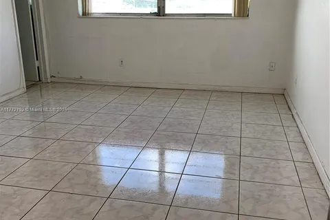 1885 NE 121st St # 18, North Miami FL 33181