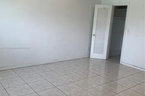 1885 NE 121st St # 18, North Miami FL 33181