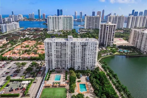 2851 NE 183rd St # 2006E, Aventura FL 33160