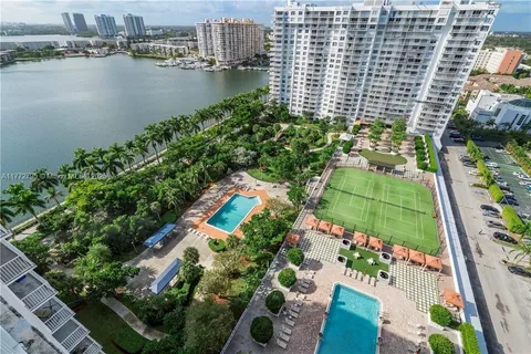2851 NE 183rd St # 2006E, Aventura FL 33160