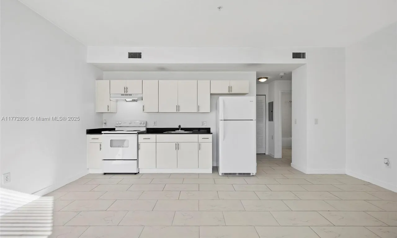 405 E 7th St # 206, Hialeah FL 33010