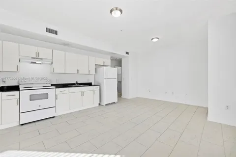 405 E 7th St # 206, Hialeah FL 33010