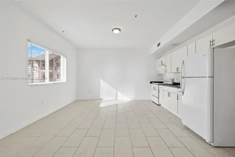 405 E 7th St # 206, Hialeah FL 33010