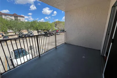 15201 SW 80th St # 202, Kendall FL 33193