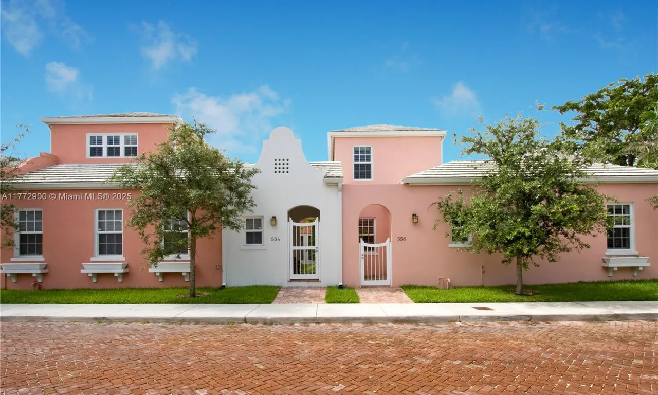556 Loretto Ave # 14, Coral Gables FL 33146