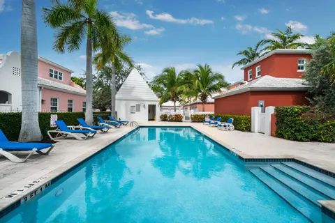 556 Loretto Ave # 14, Coral Gables FL 33146