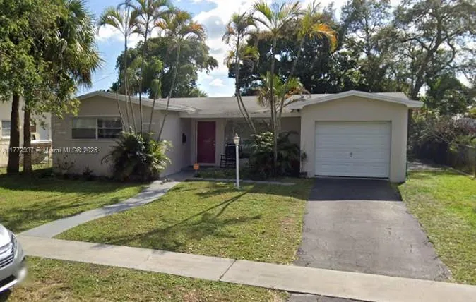 4108 Hayes St, Hollywood FL 33021
