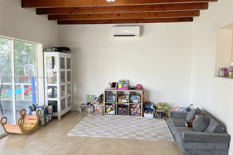 4108 Hayes St, Hollywood FL 33021