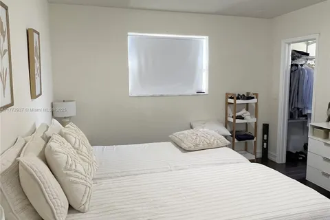 4108 Hayes St, Hollywood FL 33021