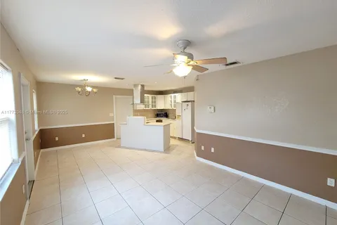 2070 NW 6th Ave, Pompano Beach FL 33060
