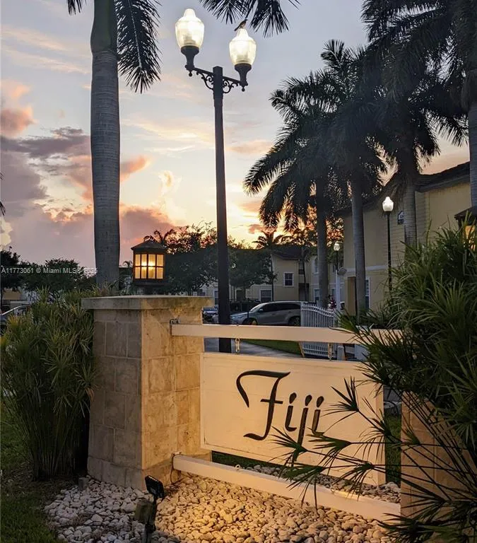 2819 SE 1st Dr # 27, Homestead FL 33033