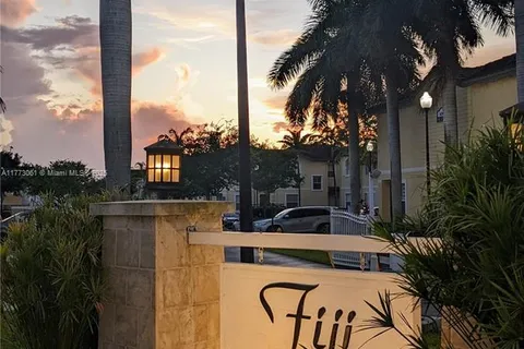 2819 SE 1st Dr # 27, Homestead FL 33033