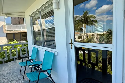 467 Golden Isles Dr # 310, Hallandale Beach FL 33009