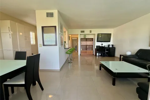 467 Golden Isles Dr # 310, Hallandale Beach FL 33009