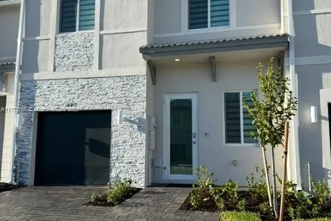 687 SE 14th St # 687, Homestead FL 33034