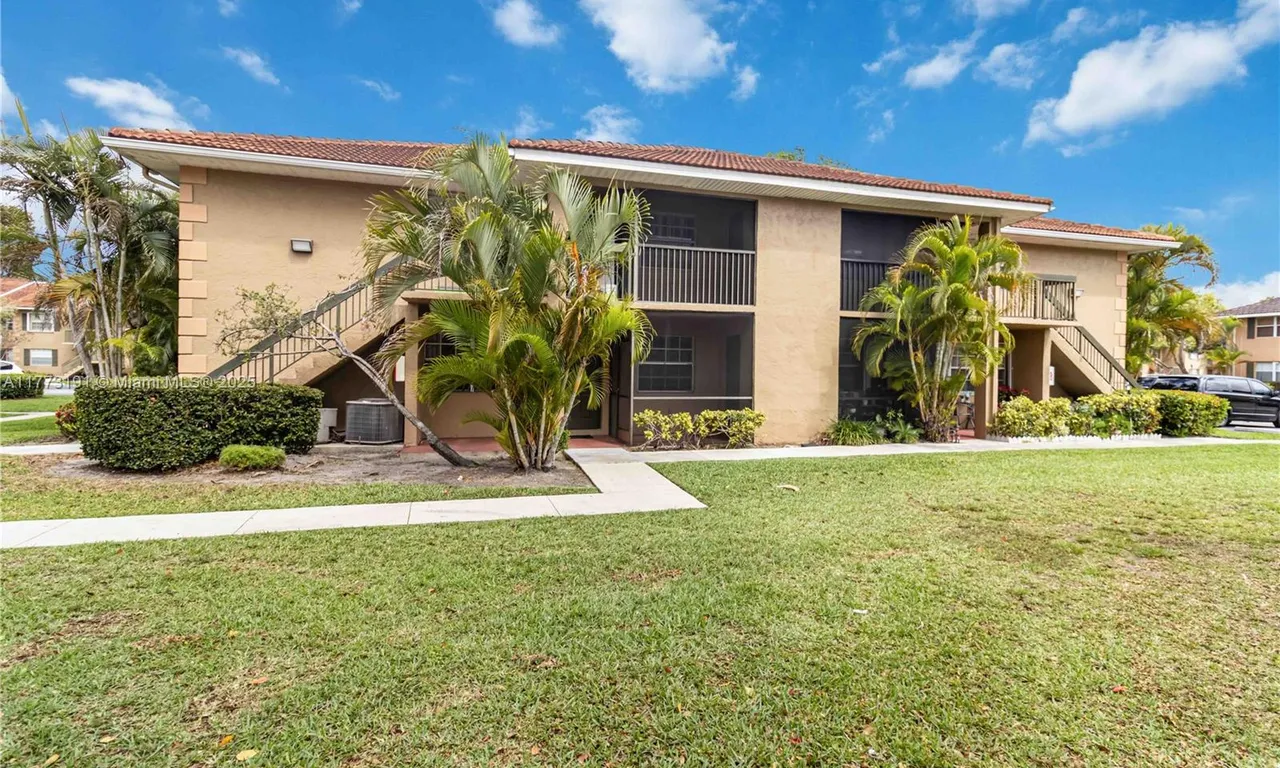 10408 NW 8th St # 103, Pembroke Pines FL 33026
