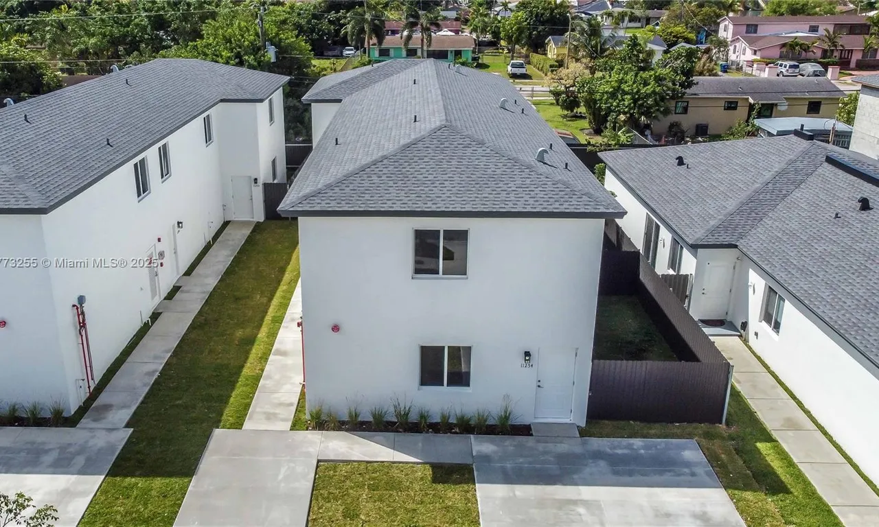 11254 SW 187th St, Miami FL 33157