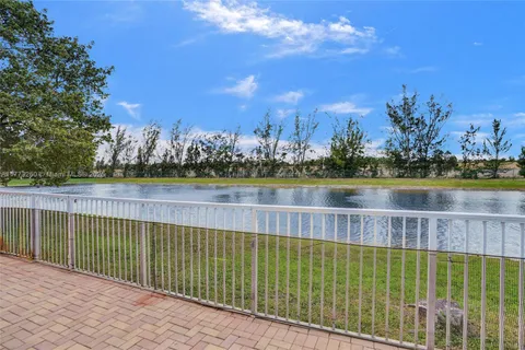 7978 NW 116th Ave, Doral FL 33178