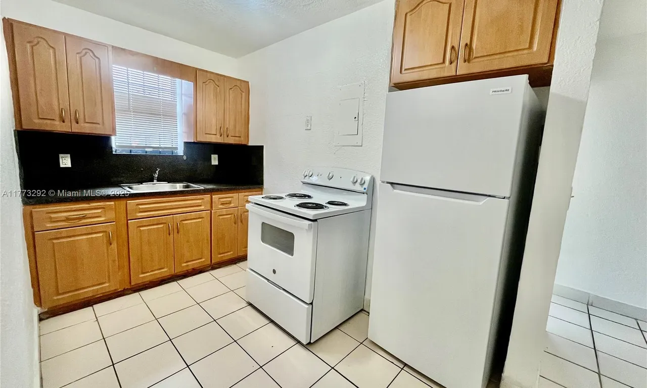 701 NW 7th Ave # 7, Hallandale Beach FL 33009