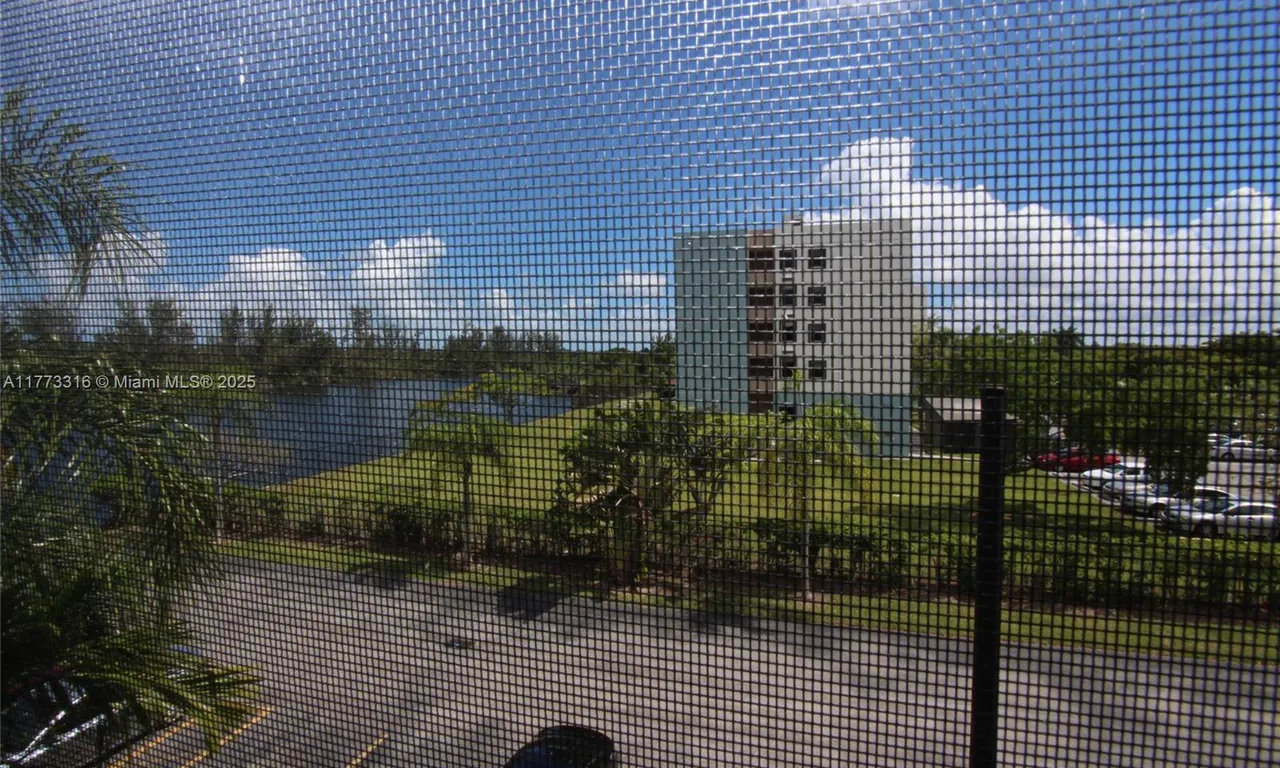 21133 SW 85th Ave # 303, Cutler Bay FL 33189