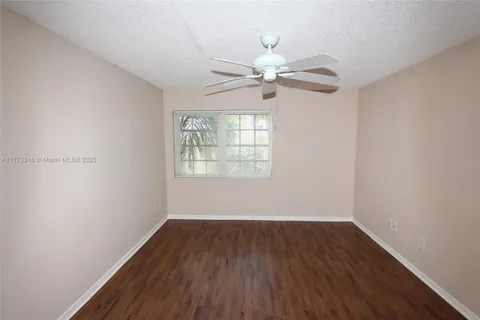 21133 SW 85th Ave # 303, Cutler Bay FL 33189