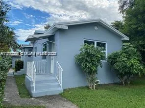 1238 NE 110th St, Miami FL 33161