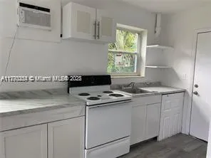 1238 NE 110th St, Miami FL 33161