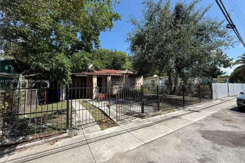 1239 NW 31st St, Miami FL 33142