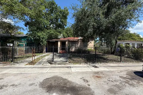 1239 NW 31st St, Miami FL 33142