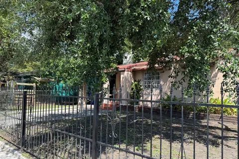 1239 NW 31st St, Miami FL 33142